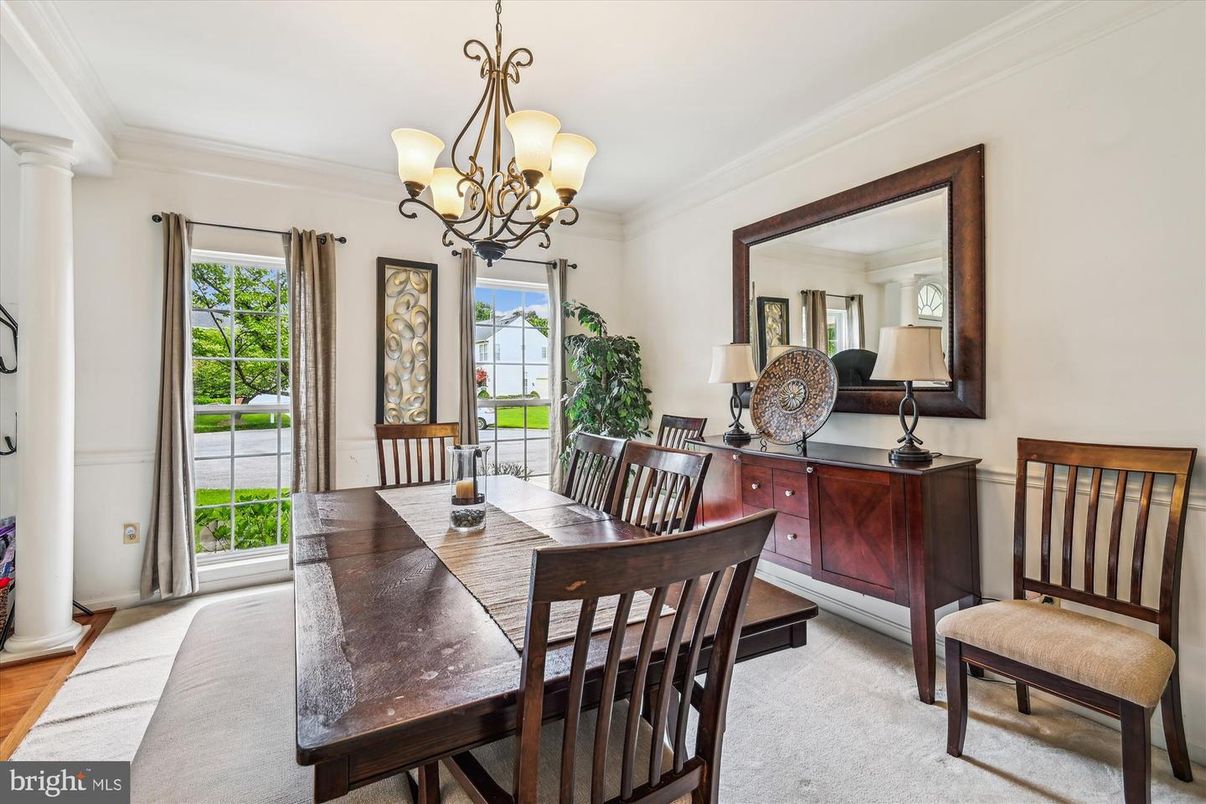 Chandelier, Dining room, Interior