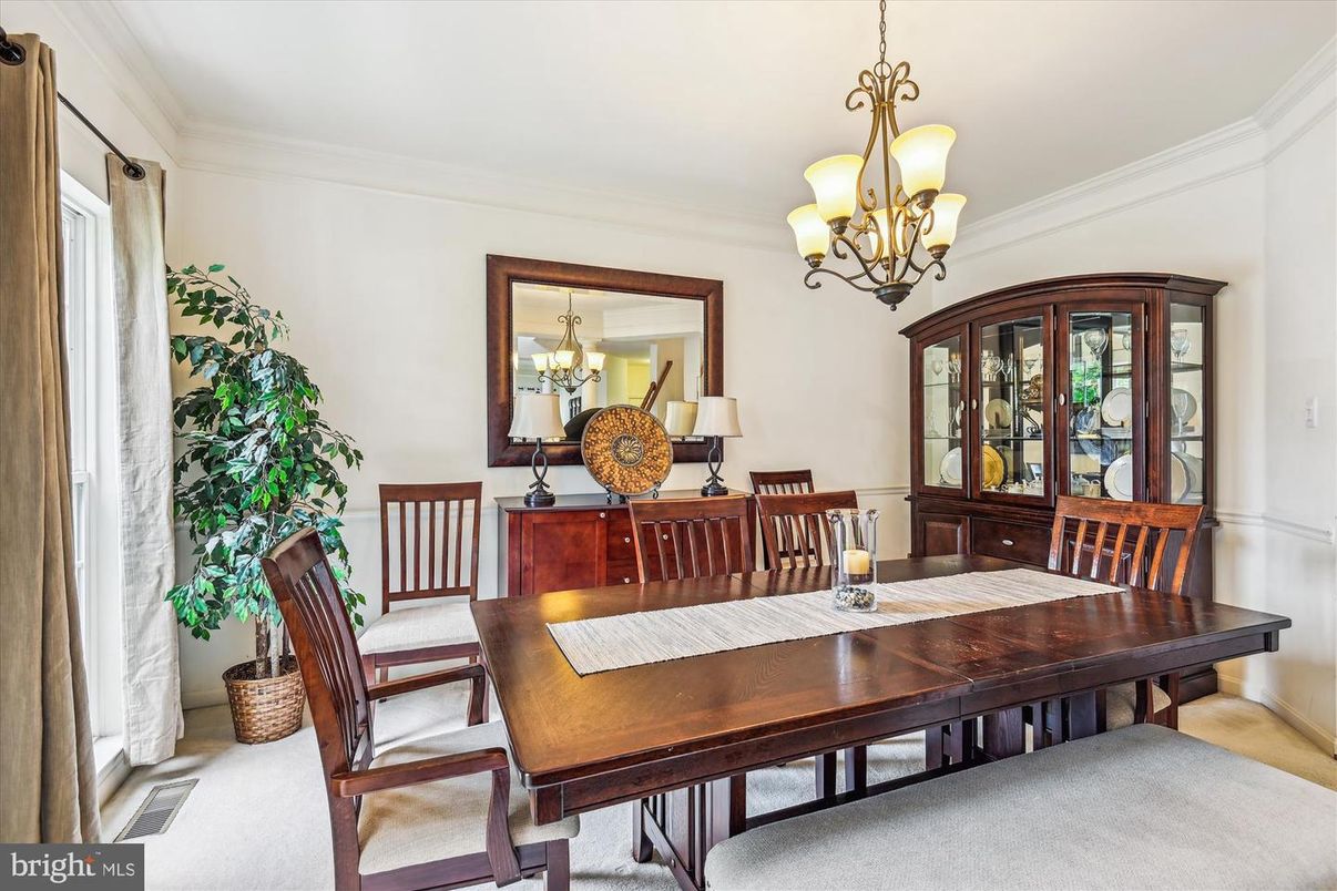 Chandelier, Dining room, Interior