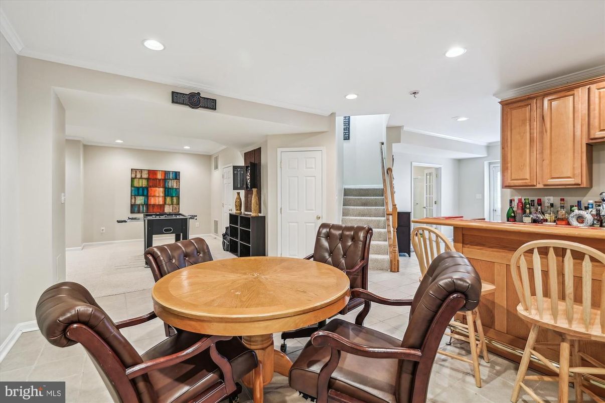 Dining room, Interior, Recessed Lighting