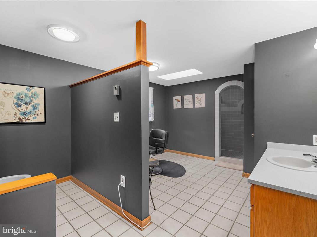 Bathroom, Interior, Recessed Lighting