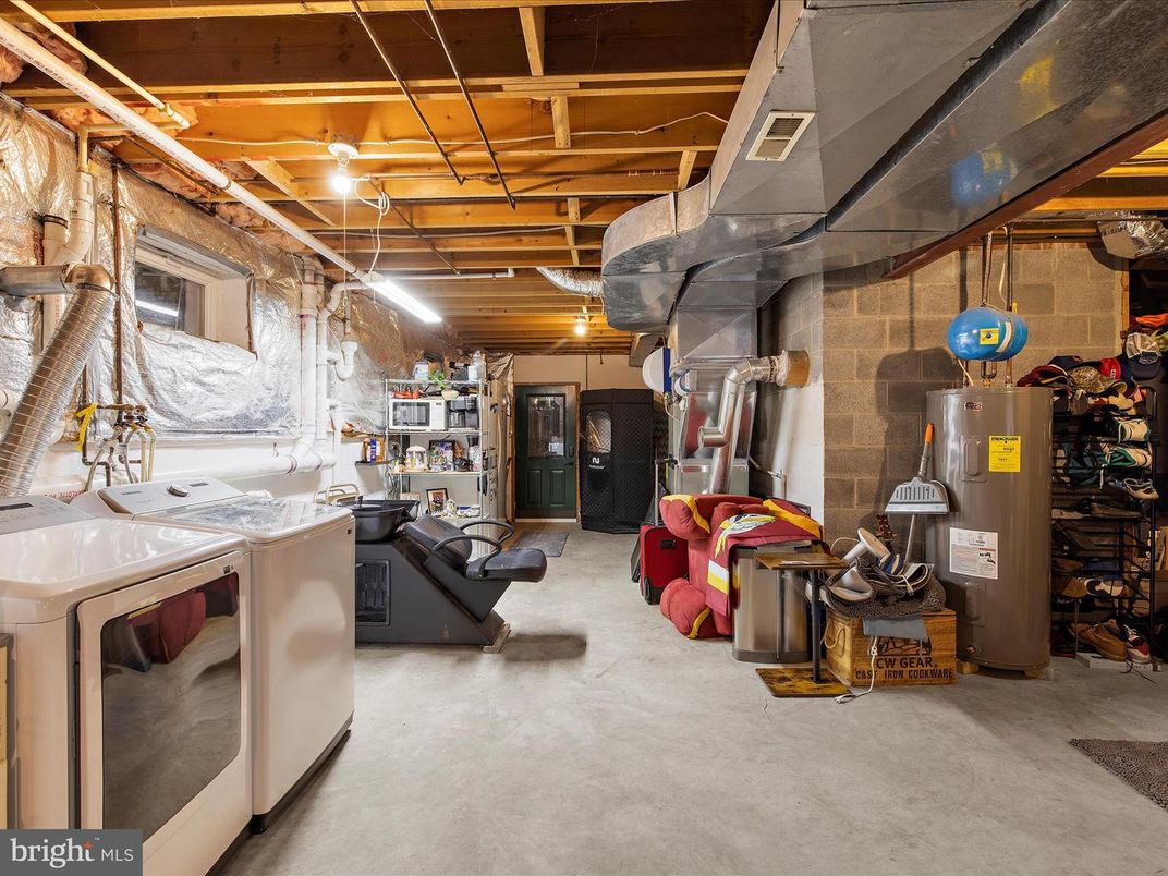 Interior, Stone Walls, Washer, Wooden Beams