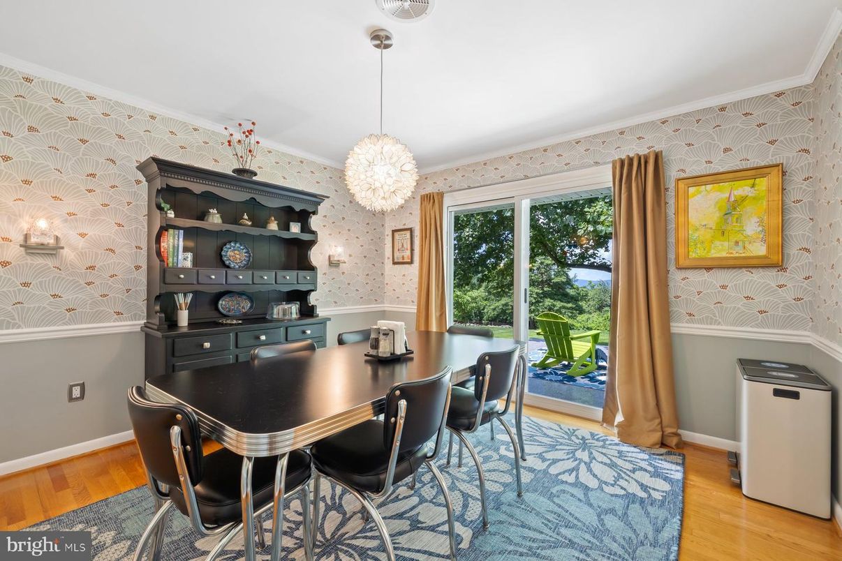 Chandelier, Dining room, Interior, Pendant Lights, Wood Texture Flooring
