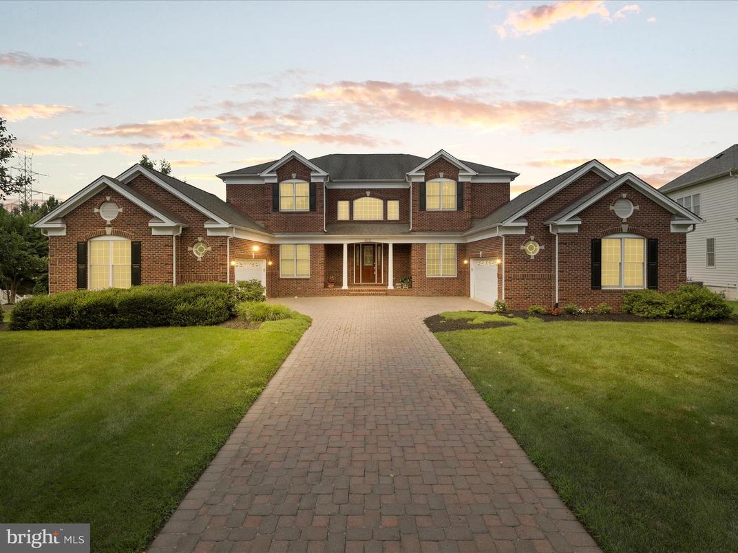 Exterior, Facade, Brick Facade, Brick Traditional