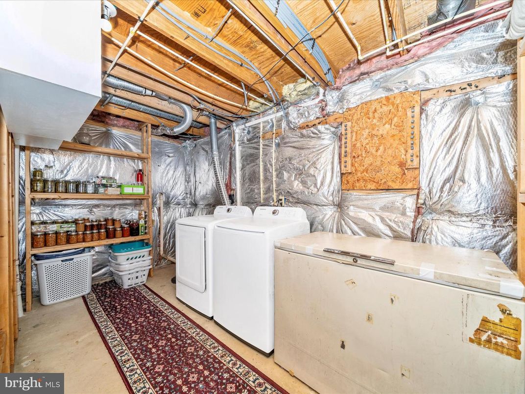 Interior, Washer, Wooden Beams, Wooden Ceilings