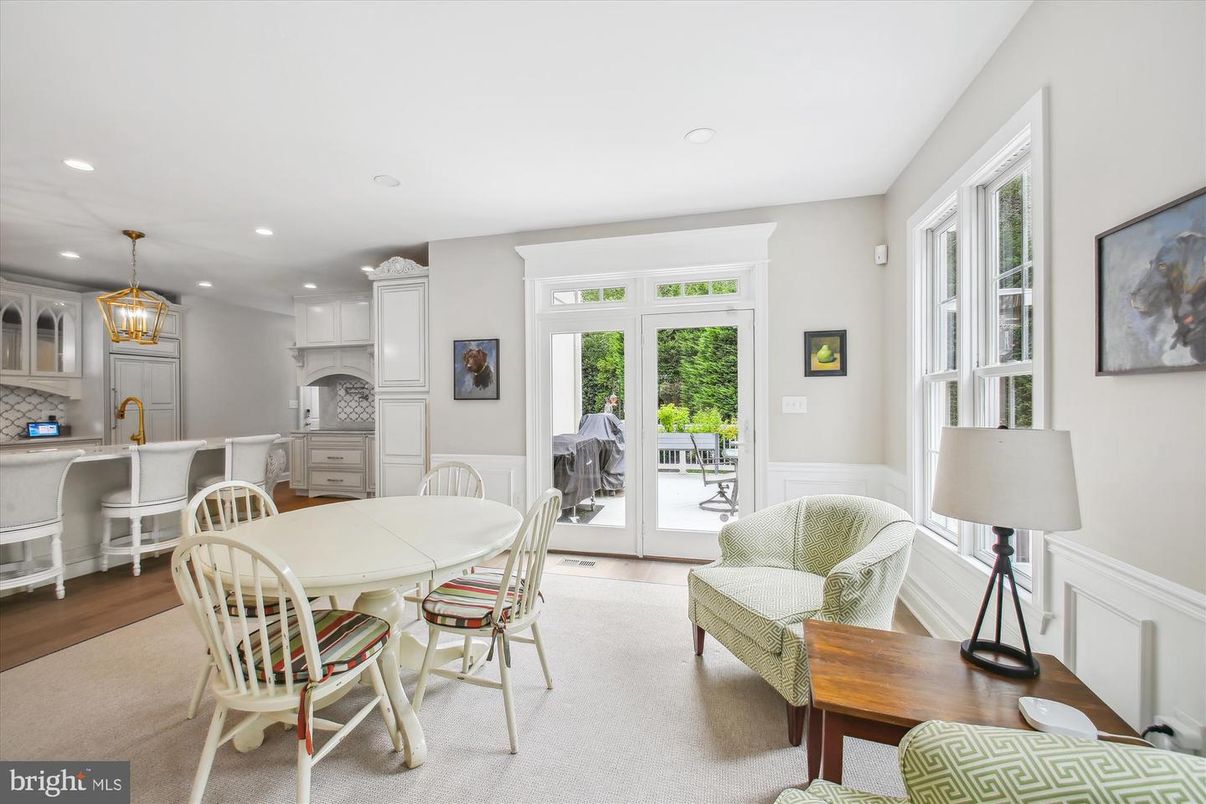 Dining room, Interior, Kitchen, Pendant Lights, Recessed Lighting, Wood Texture Flooring