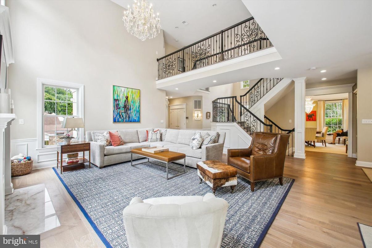 Chandelier, Interior, Living room, Recessed Lighting, Wood Texture Flooring