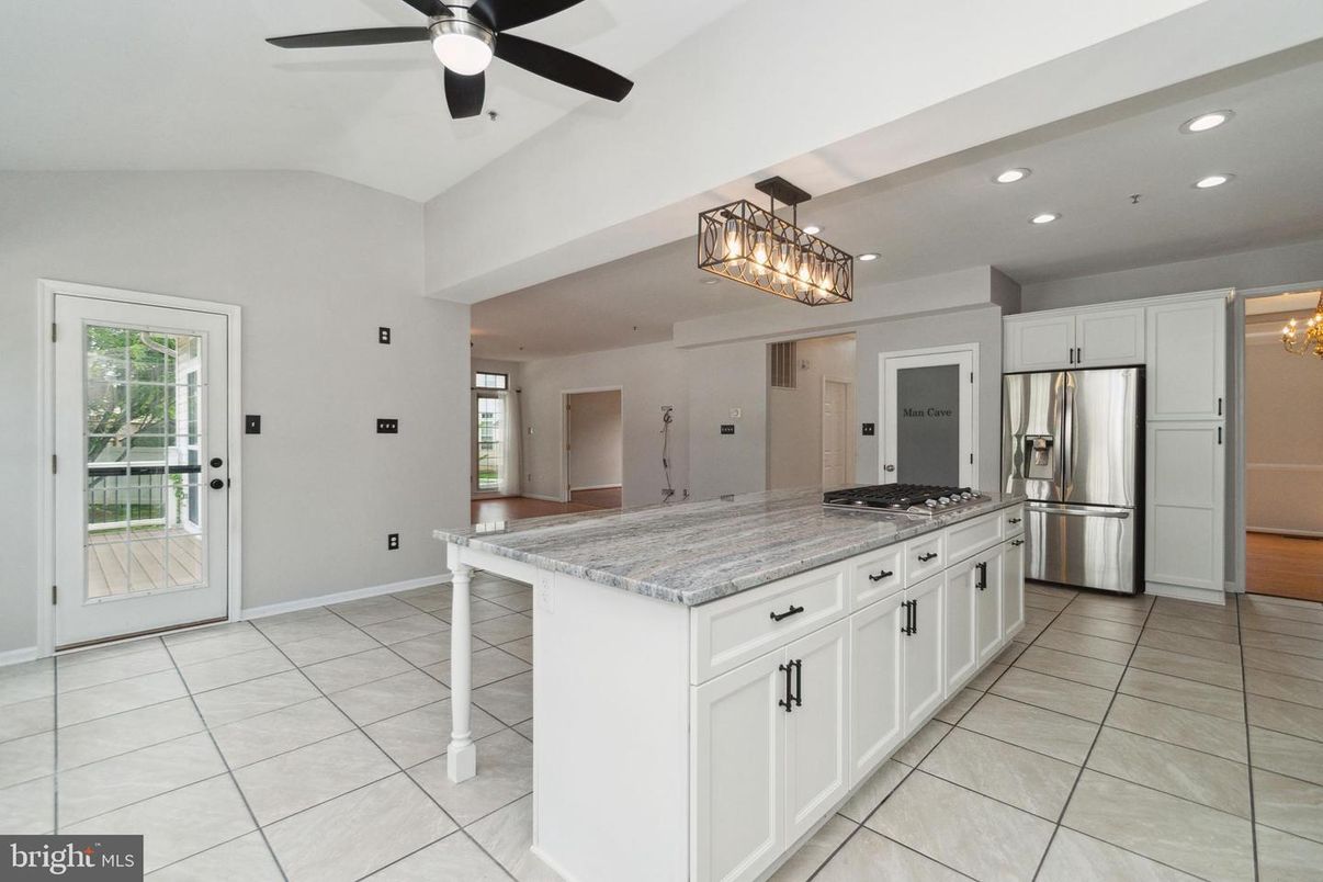 Chandelier, Interior, Kitchen, Recessed Lighting, Stainless Steel Appliances