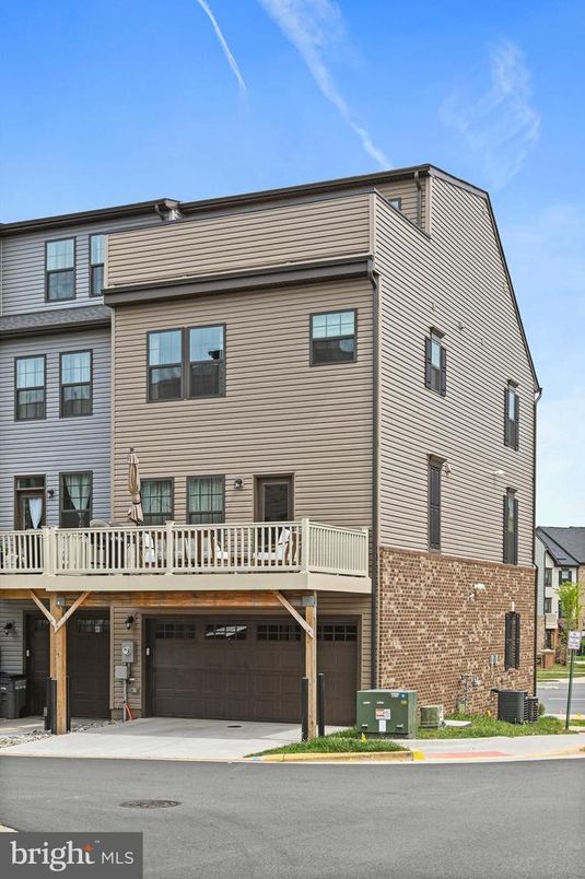 Attached, Exterior, Facade, Brick Facade, Rowhouse