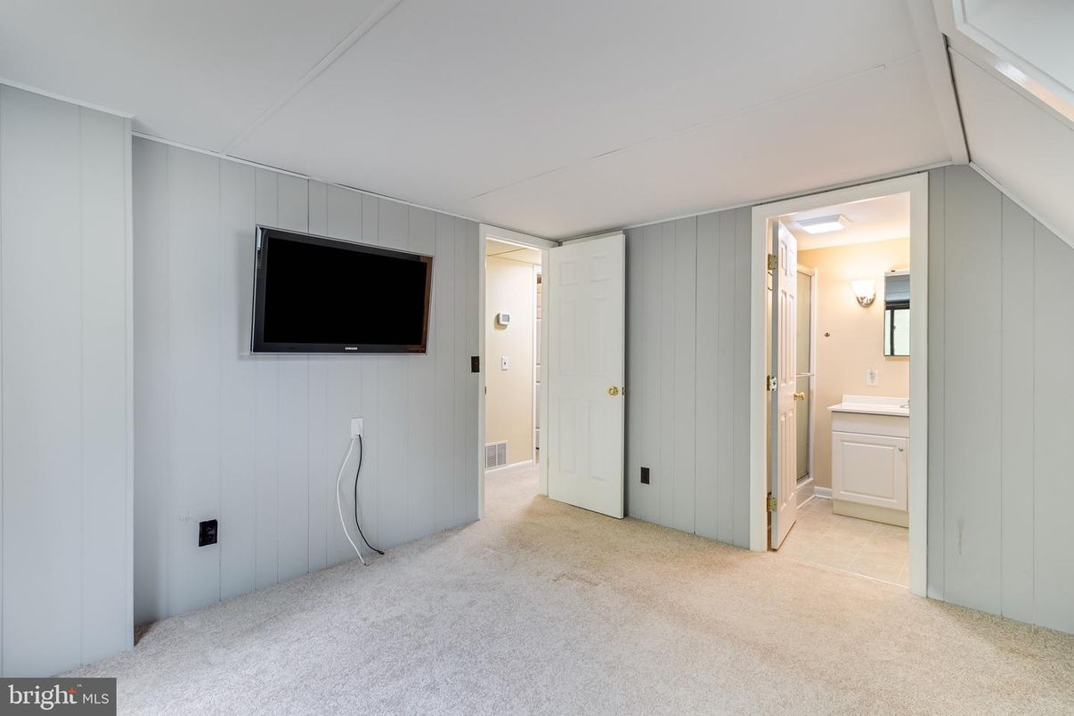 Bathroom, Empty room, Interior