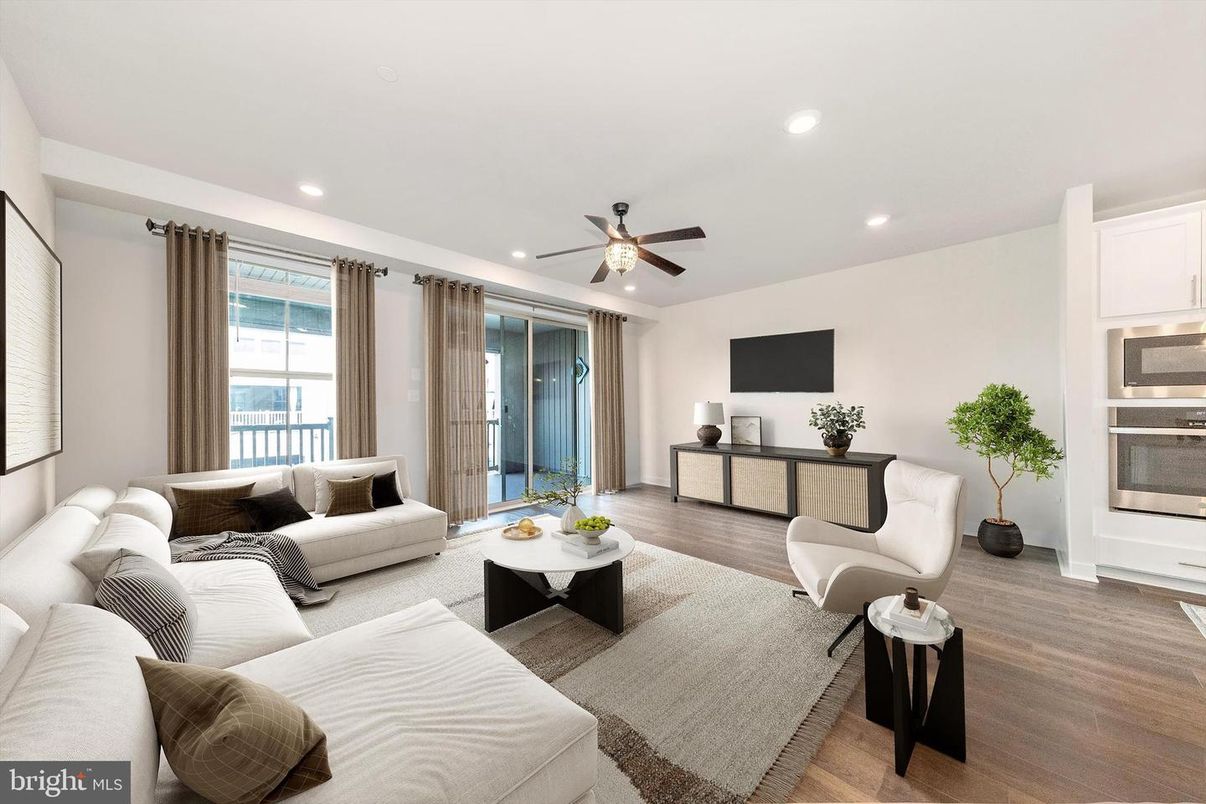 Interior, Living room, Recessed Lighting, Wood Texture Flooring