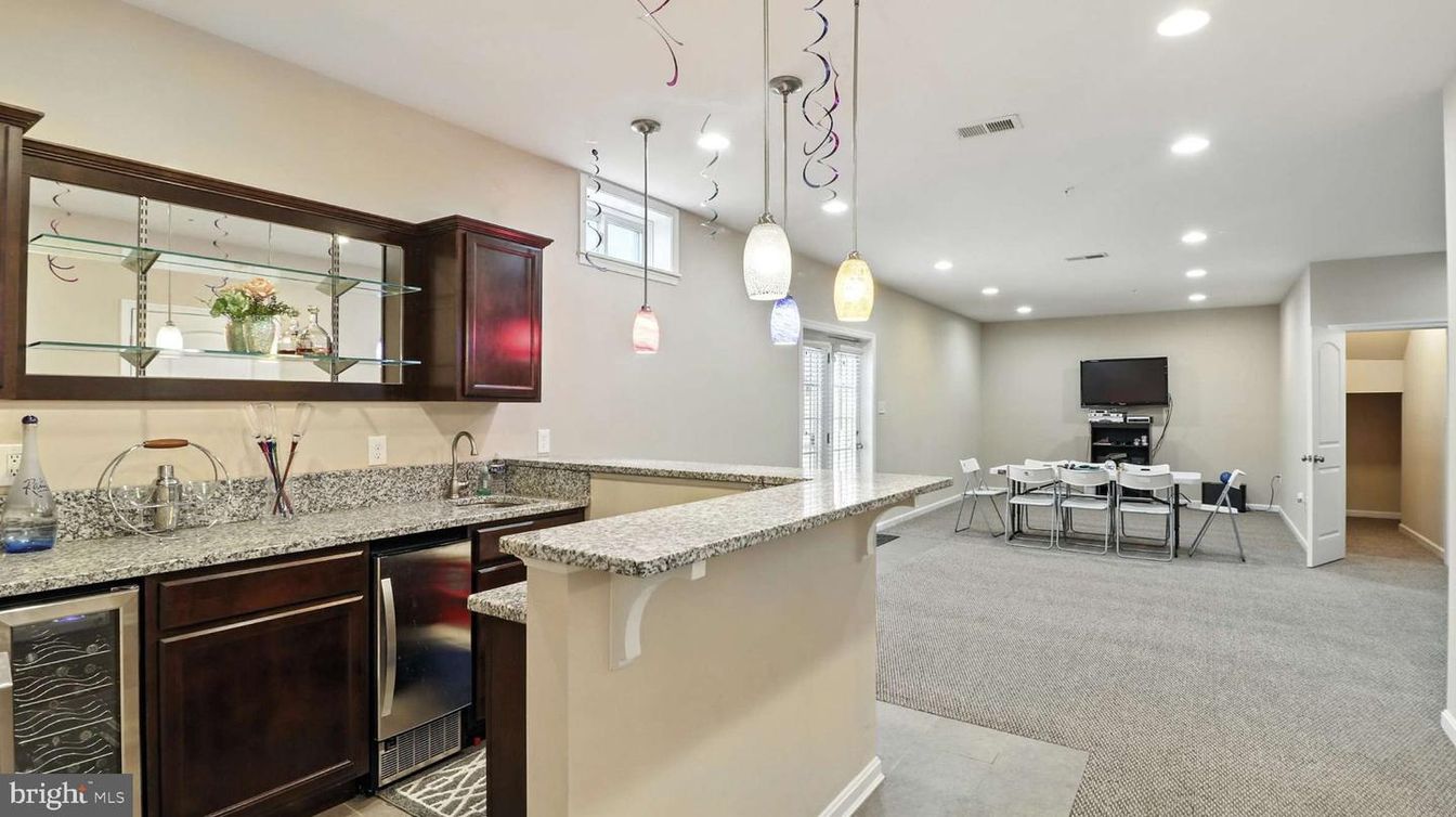 Dining room, Interior, Pendant Lights, Recessed Lighting