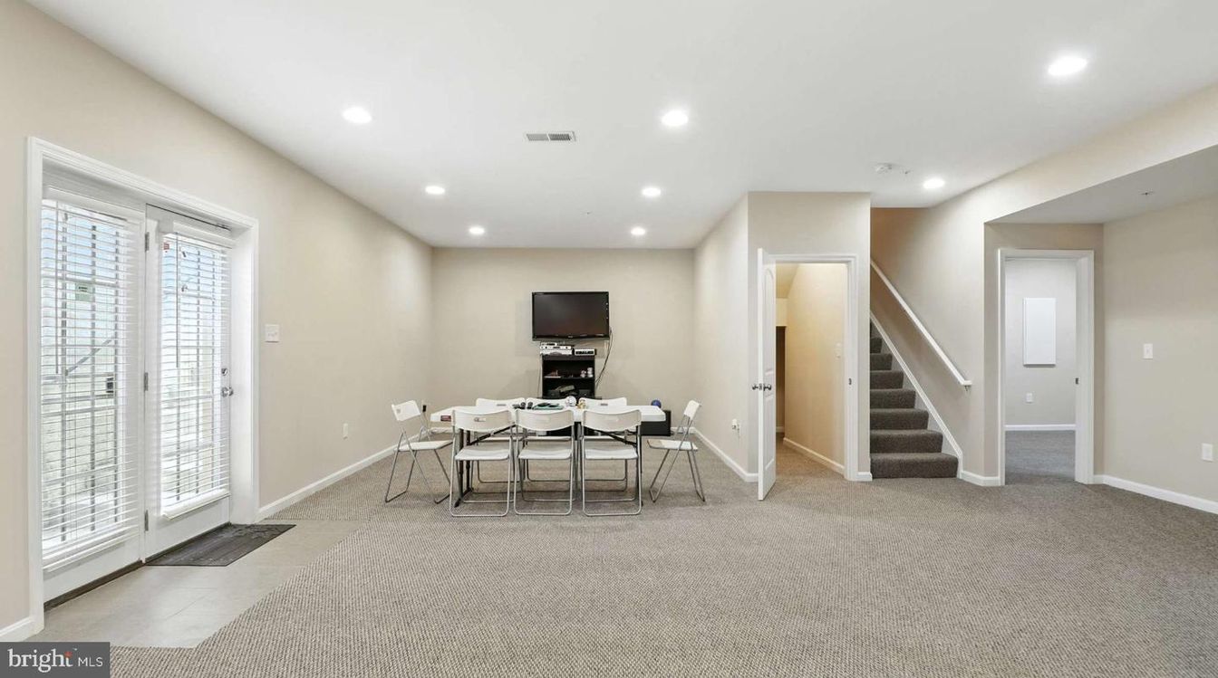Dining room, Interior, Recessed Lighting