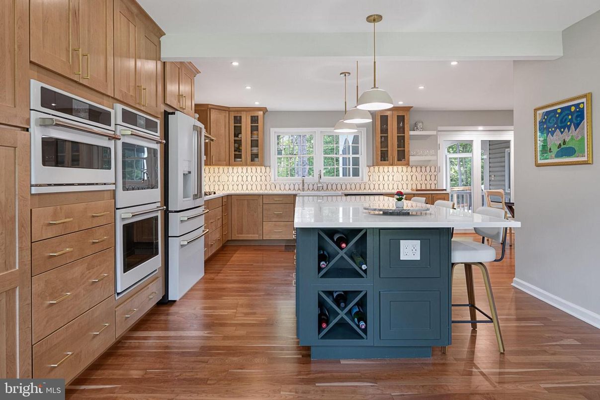 Dining room, Interior, Kitchen, Pendant Lights, Recessed Lighting, Wood Texture Flooring