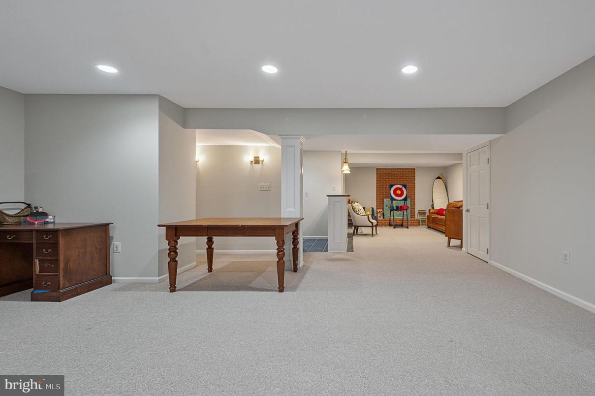 Game Room, Home Office, Interior, Recessed Lighting