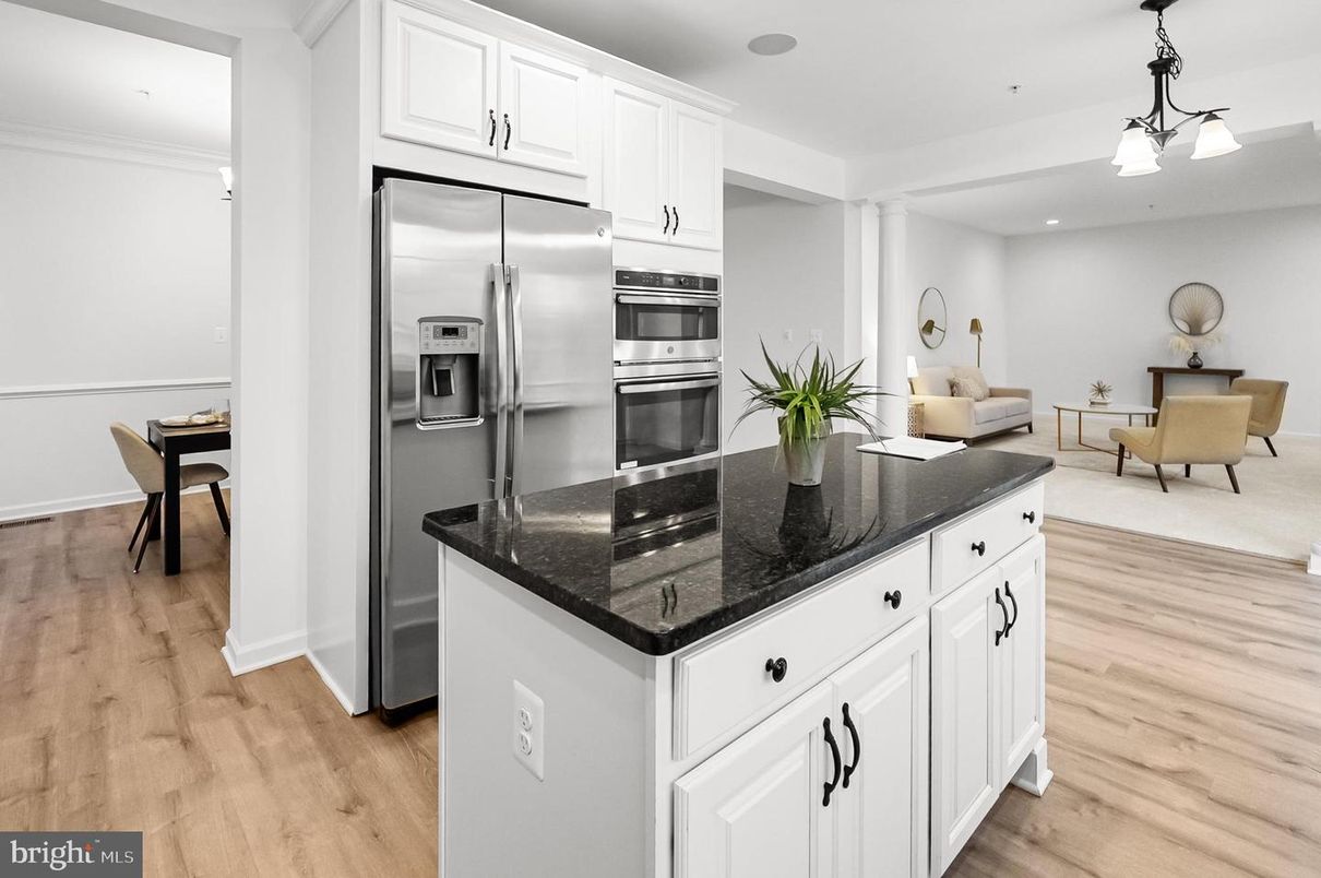 Dining room, Interior, Kitchen, Living room, Pendant Lights, Recessed Lighting, Stainless Steel Appliances, Wood Texture Flooring