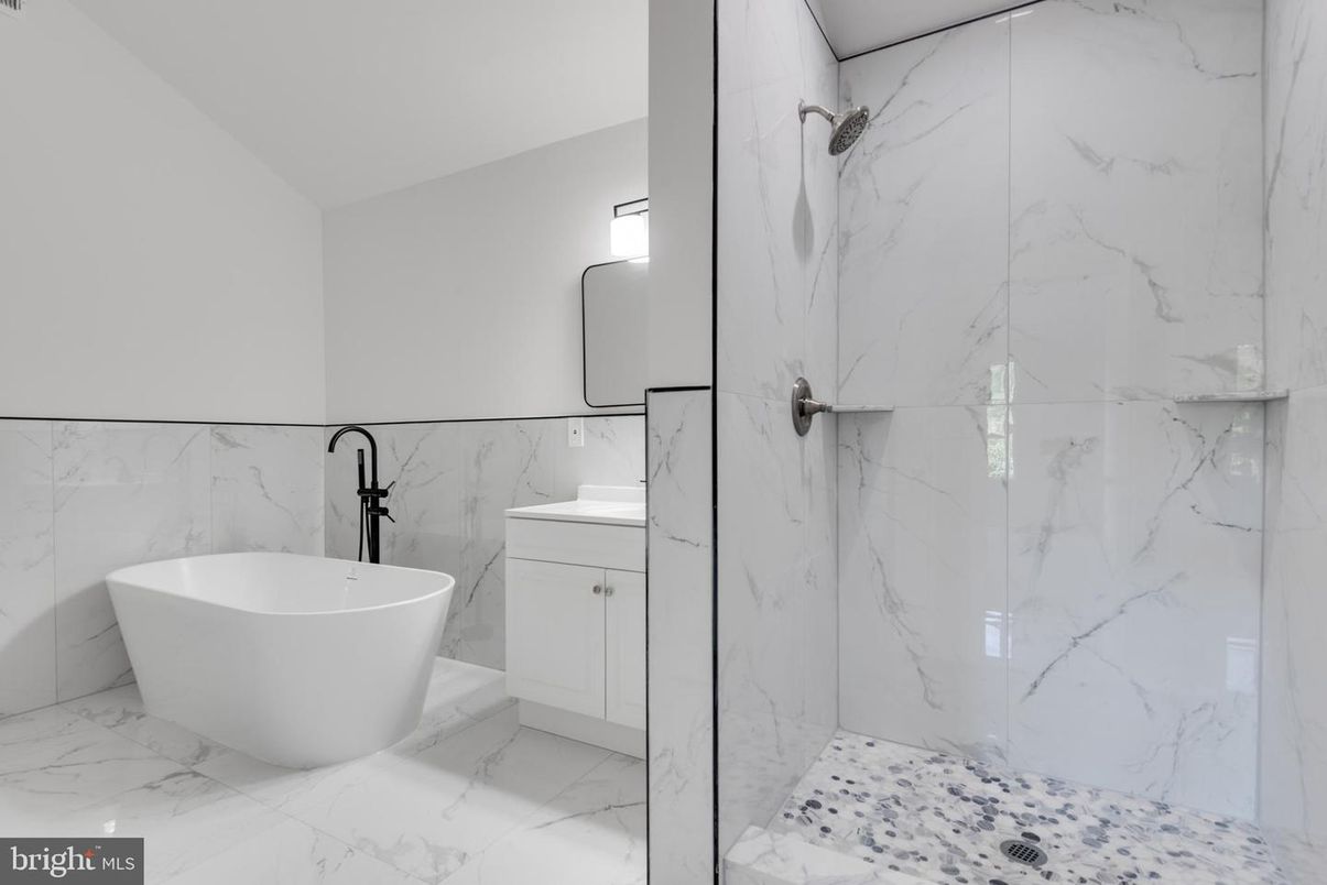 Bathroom, Free Standing Baths, Interior, Marble, Marble Walls