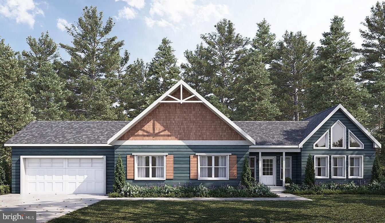 Attached, Exterior, Facade, Ranch