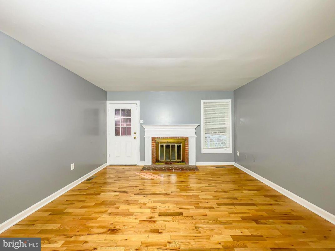 Empty room, Fireplace, Interior, Wood Texture Flooring