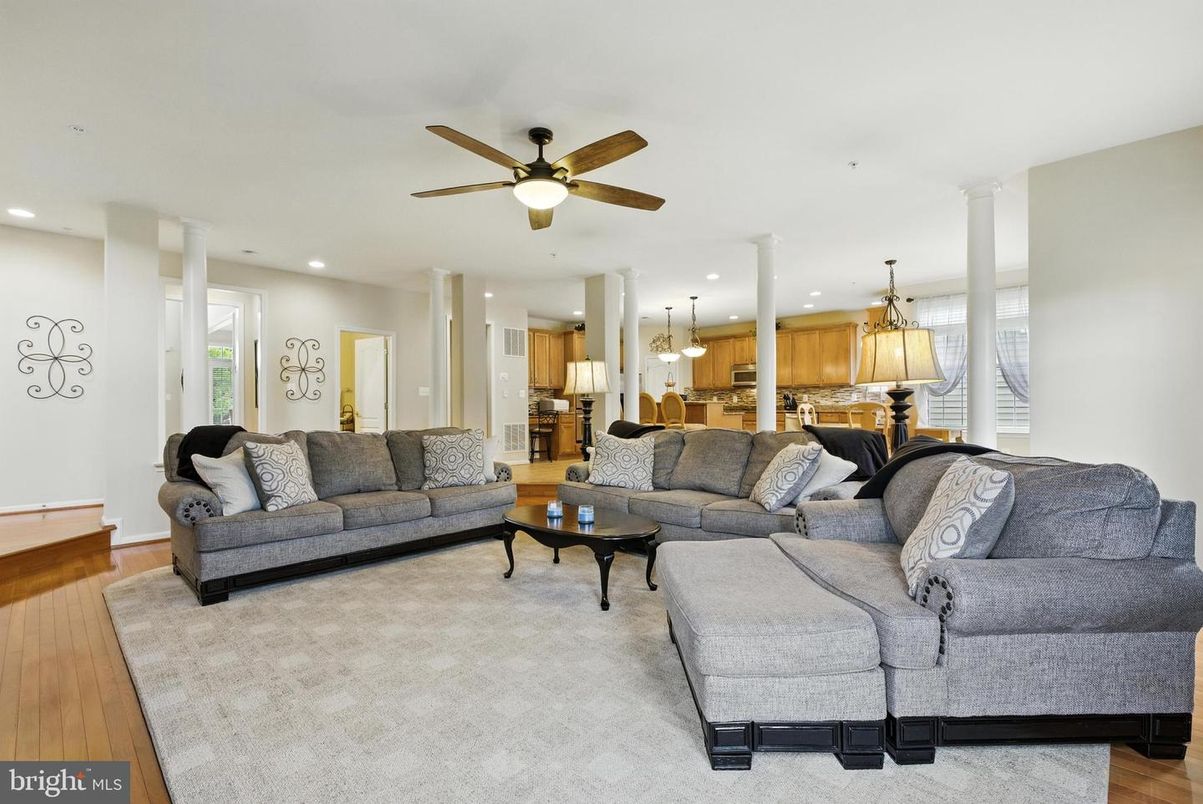 Interior, Kitchen, Living room, Pendant Lights, Recessed Lighting, Wood Texture Flooring