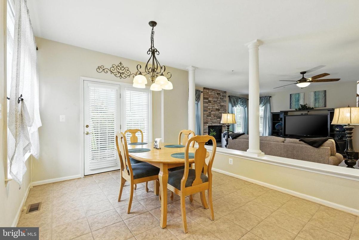 Dining room, Interior, Living room, Pendant Lights