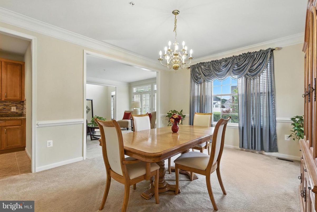 Chandelier, Dining room, Interior