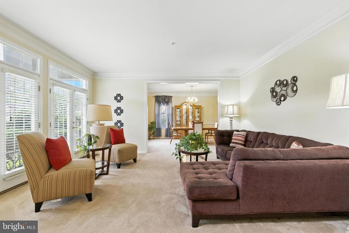 Chandelier, Interior, Living room