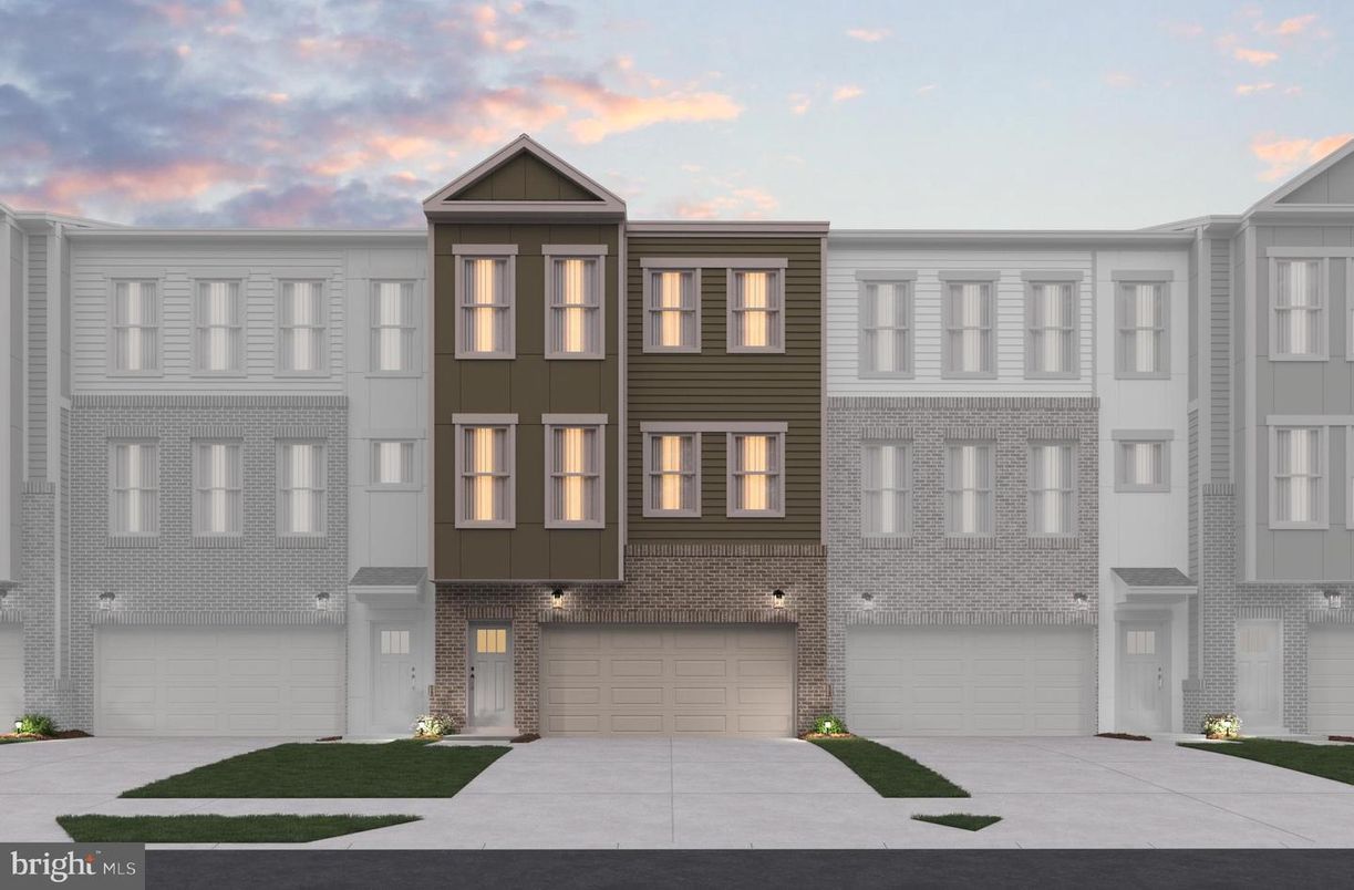 Attached, Exterior, Facade, Rowhouse