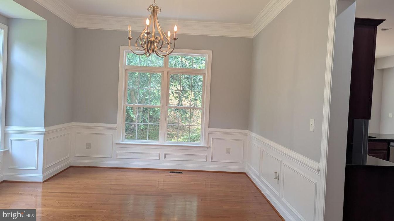 Chandelier, Empty room, Interior, Wood Texture Flooring