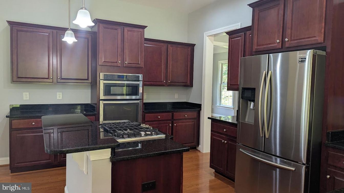 Interior, Kitchen, Pendant Lights, Wood Texture Flooring