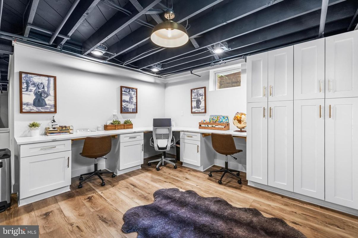 Home Office, Interior, Recessed Lighting, Wood Texture Flooring