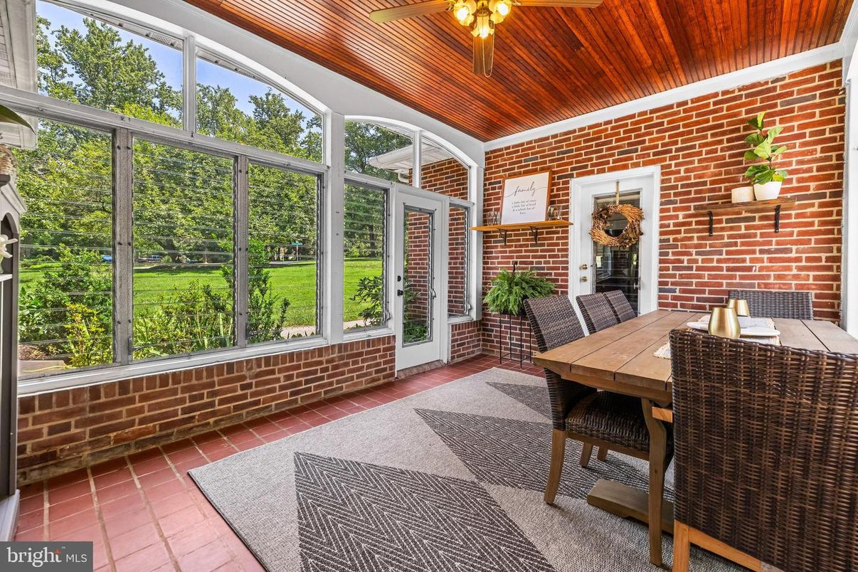Dining room, Interior, Stone Walls, Sun Room, Wooden Ceilings