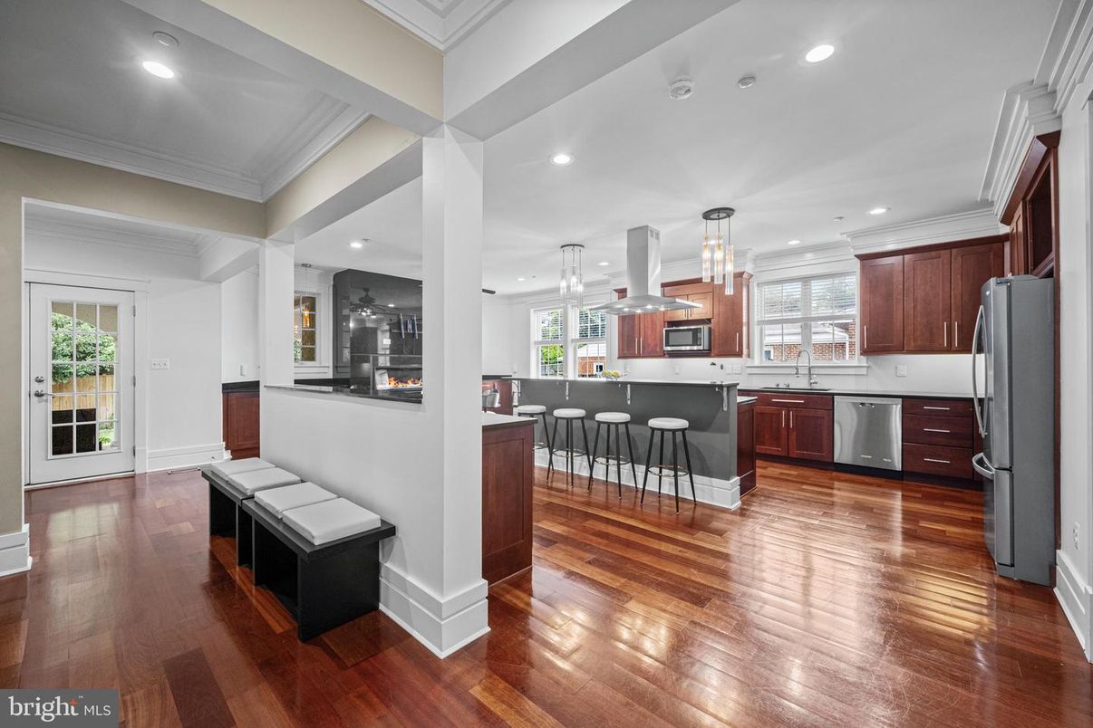 Fireplace, Interior, Kitchen, Pendant Lights, Recessed Lighting, Wood Texture Flooring