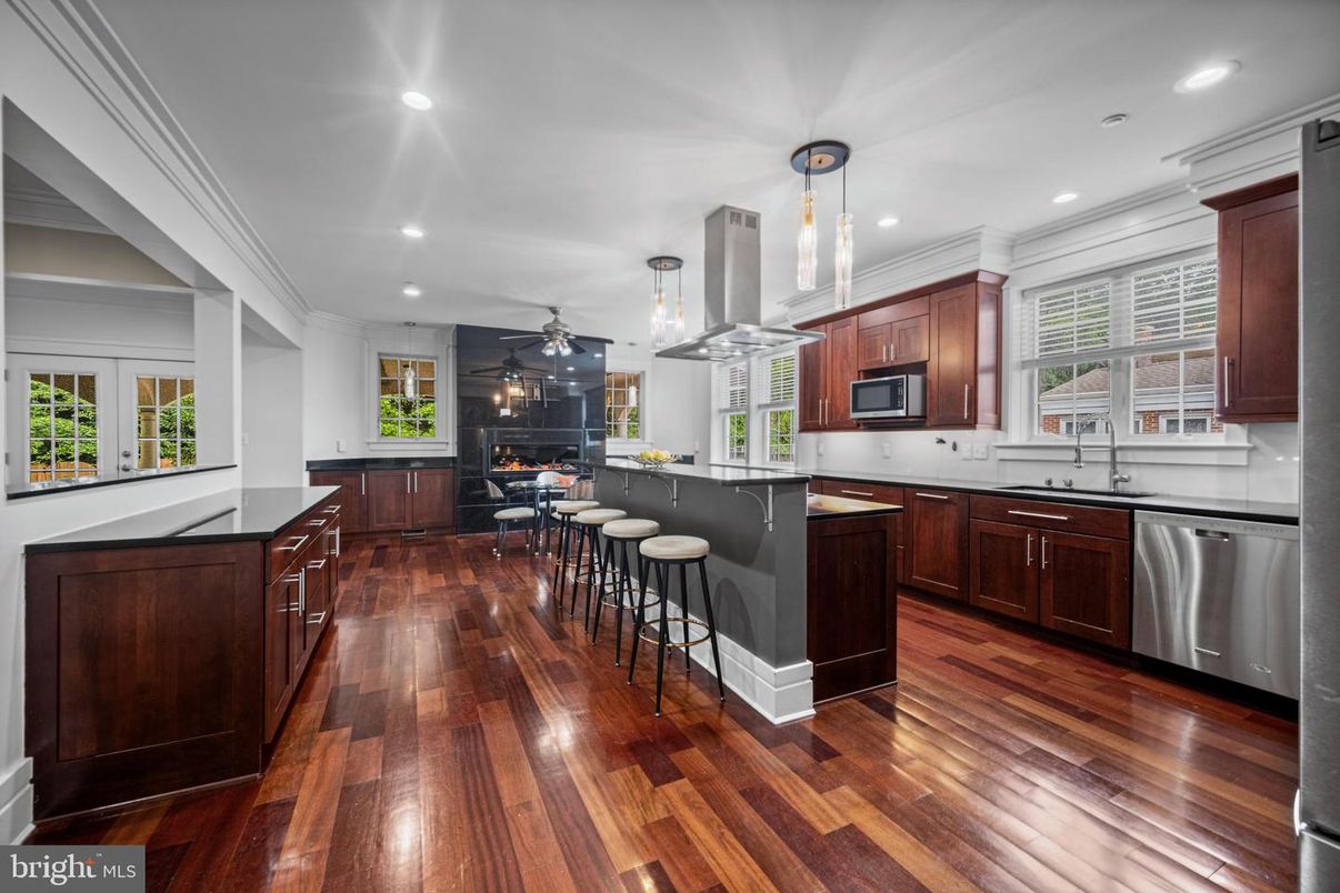 Interior, Kitchen, Pendant Lights, Recessed Lighting, Wood Texture Flooring