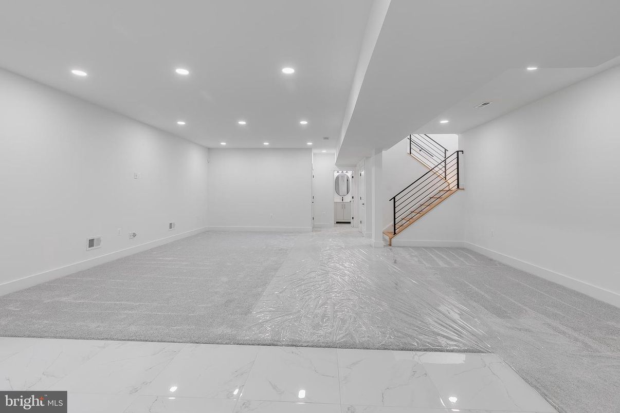 Empty room, Interior, Marble, Recessed Lighting