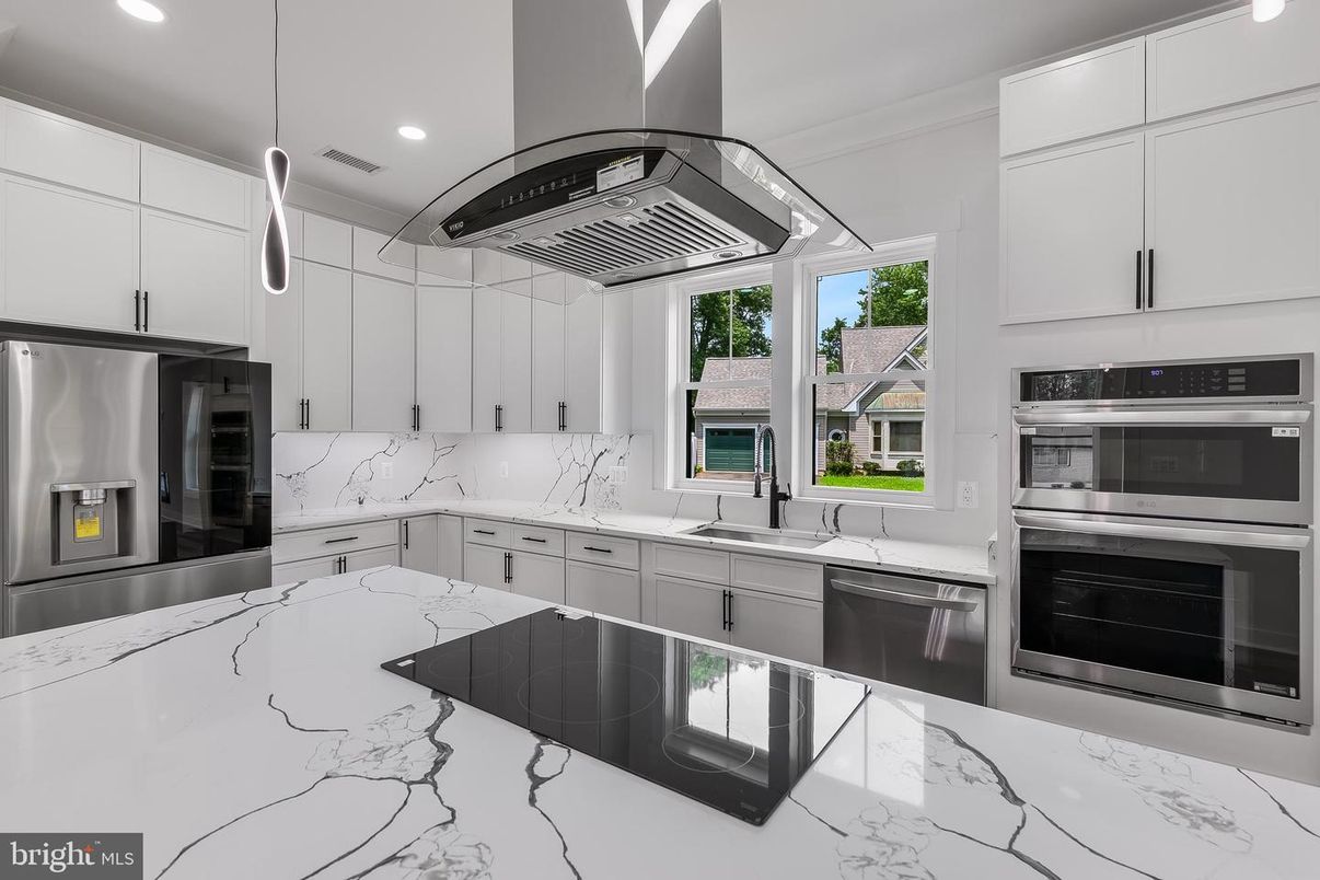 Interior, Kitchen, Pendant Lights, Recessed Lighting, Stainless Steel Appliances