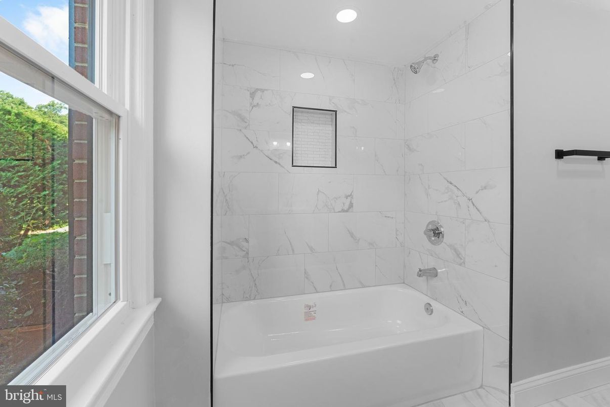 Bathroom, Interior, Marble Walls, Recessed Lighting