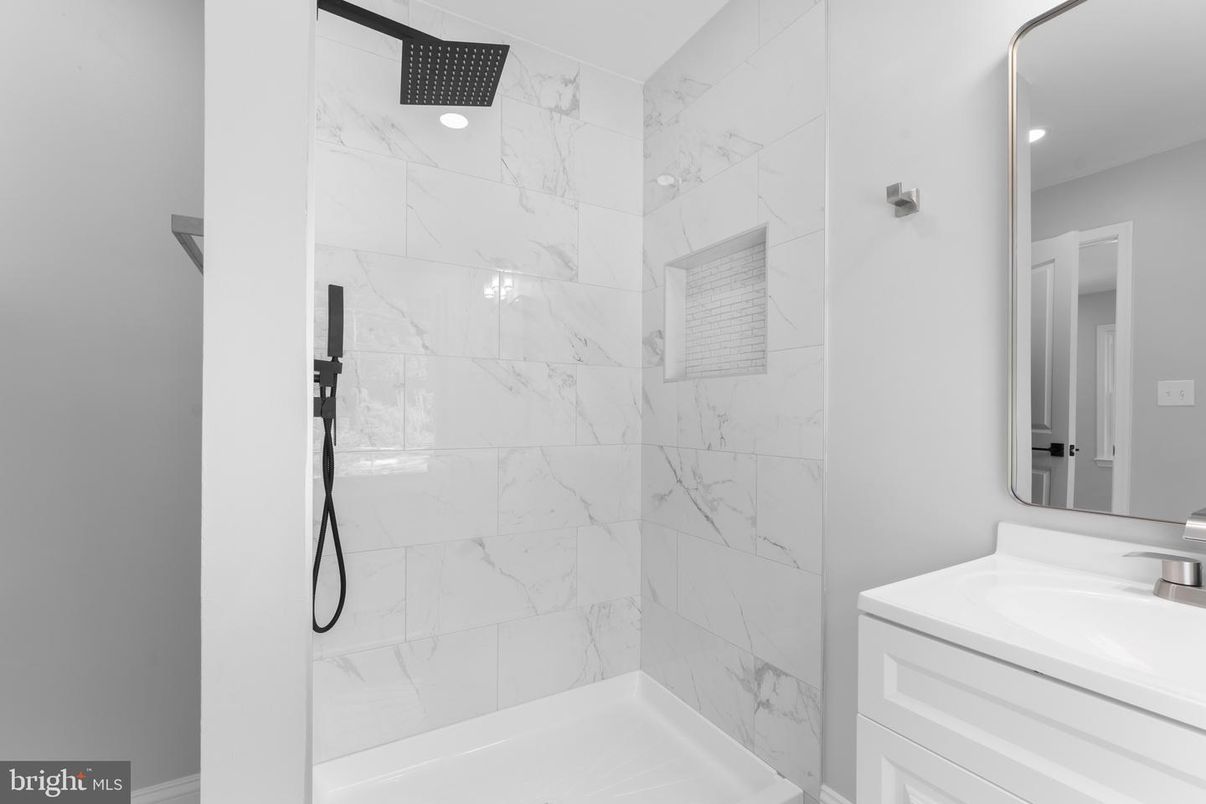 Bathroom, Interior, Marble Walls, Recessed Lighting