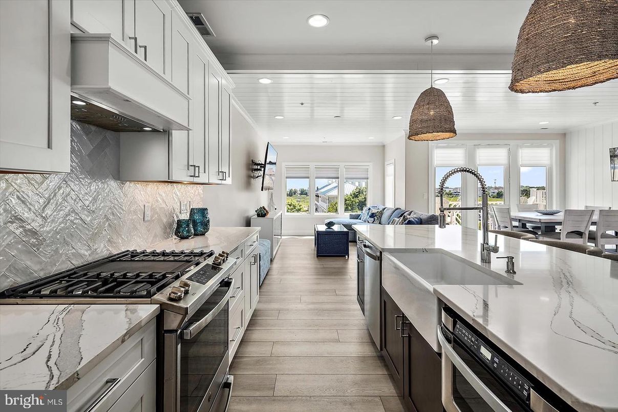 Interior, Kitchen, Living room, Pendant Lights, Recessed Lighting, Stainless Steel Appliances, Wood Texture Flooring