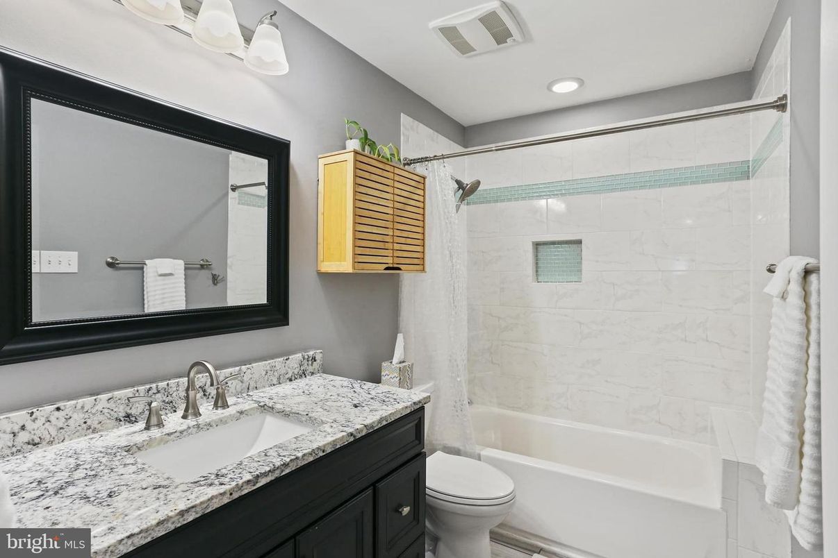 Bathroom, Interior, Marble Walls, Recessed Lighting