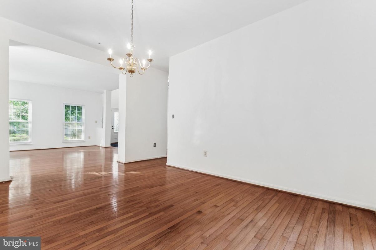 Chandelier, Empty room, Interior, Wood Texture Flooring
