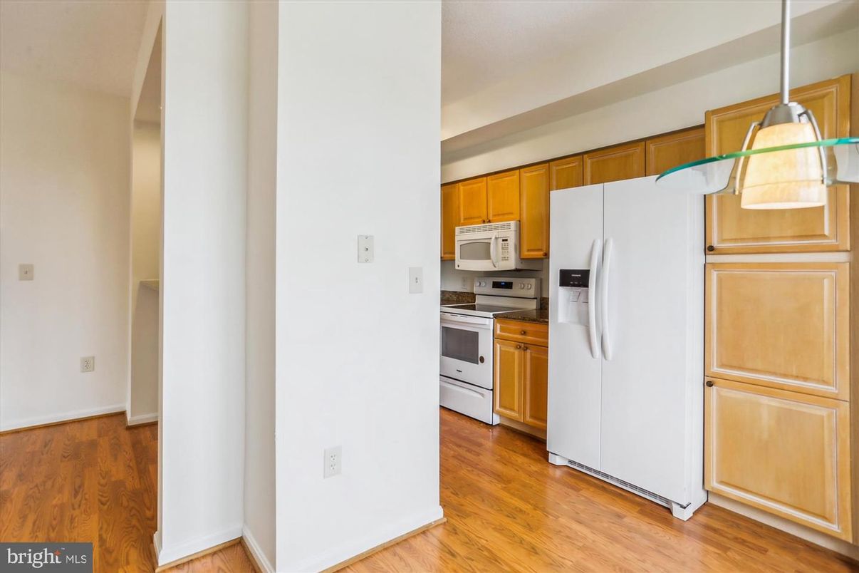 Interior, Kitchen, Pendant Lights, Wood Texture Flooring