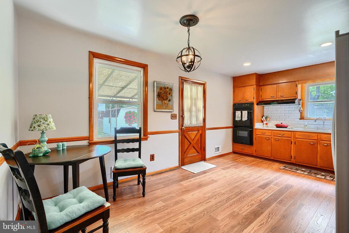 Chandelier, Interior, Kitchen, Pendant Lights, Recessed Lighting, Wood Texture Flooring