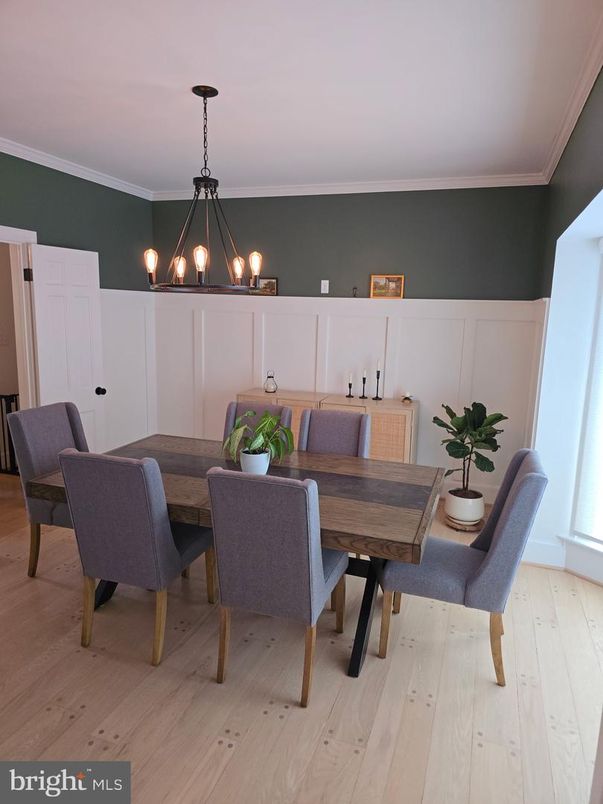 Chandelier, Dining room, Interior, Wood Texture Flooring