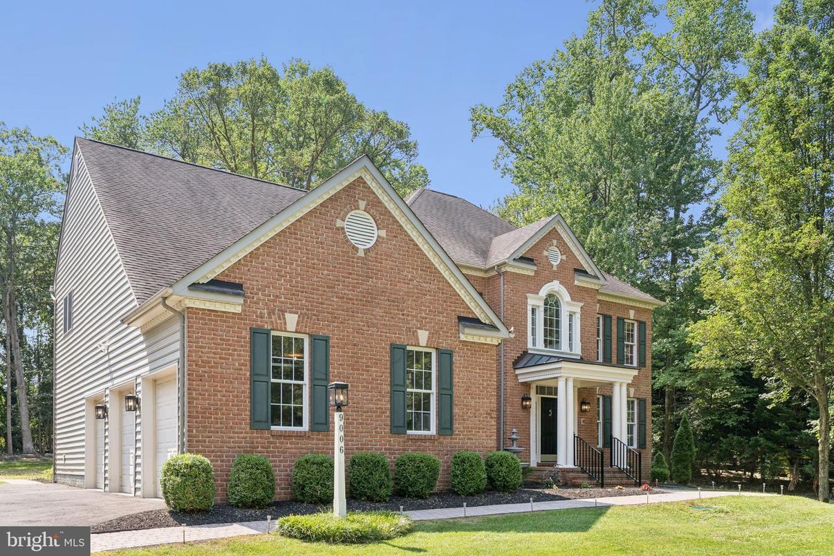 Exterior, Facade, Brick Facade, Brick Traditional