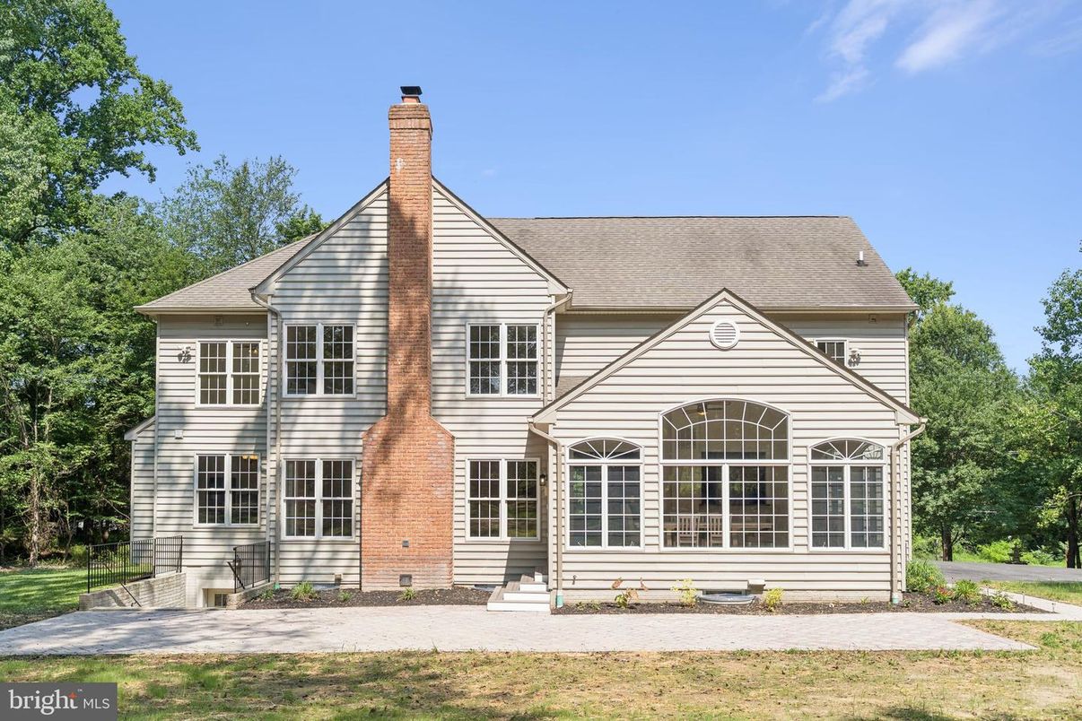 Backyard, Exterior, Facade, Brick Facade, Georgian