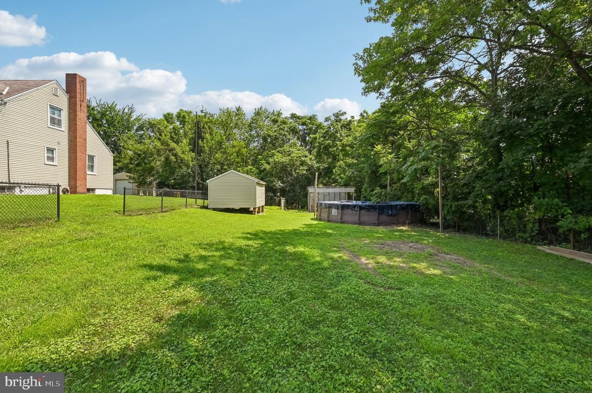 Backyard, Exterior, Hot Tub
