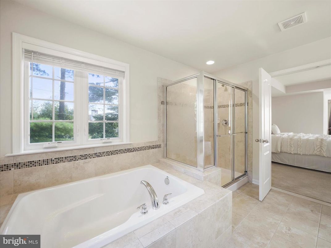 Bathroom, Bedroom, Glass Shower, Interior, Recessed Lighting