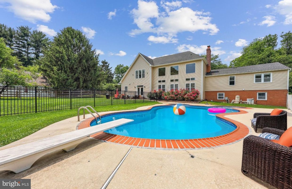 Backyard, Exterior, Pool