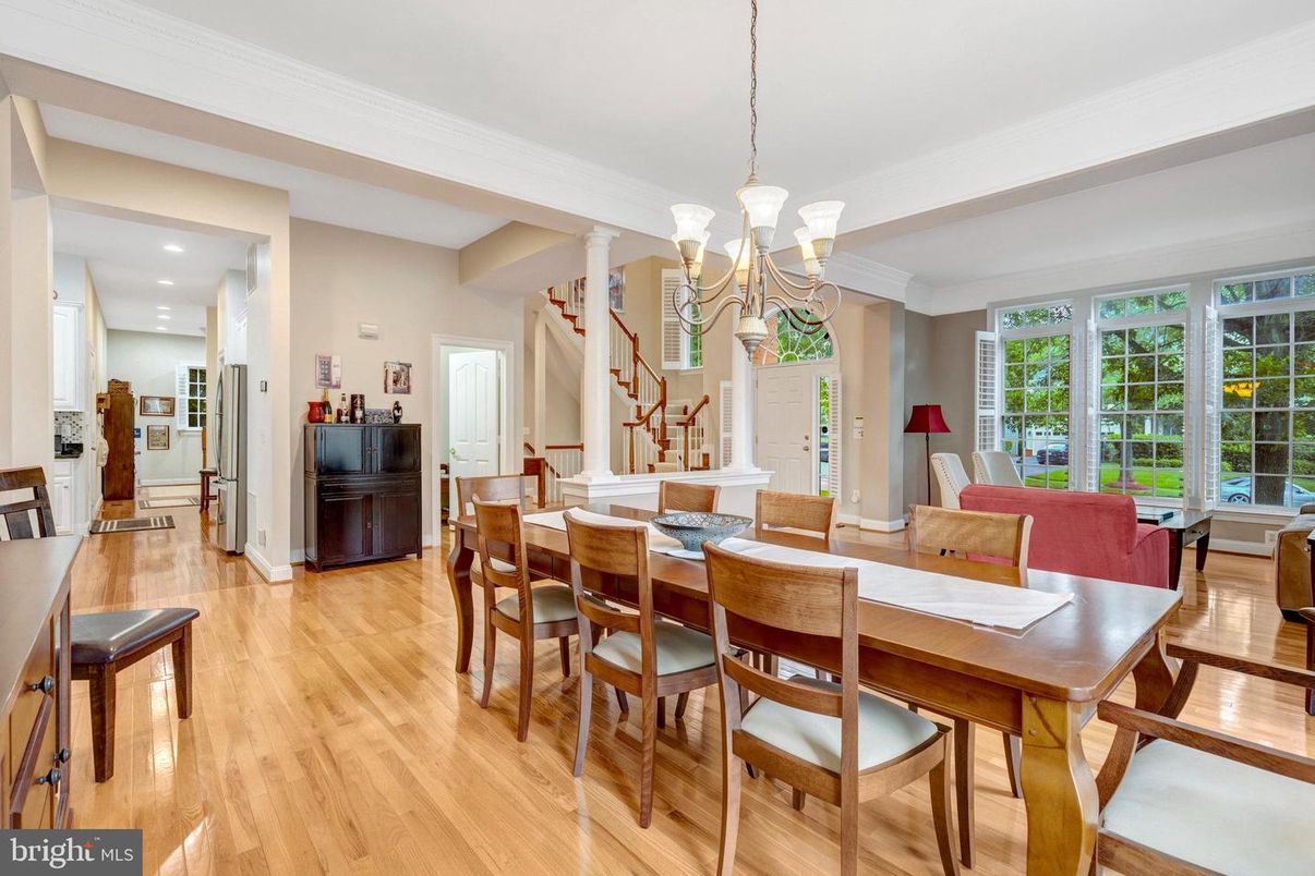 Chandelier, Dining room, Interior, Living room, Recessed Lighting, Wood Texture Flooring
