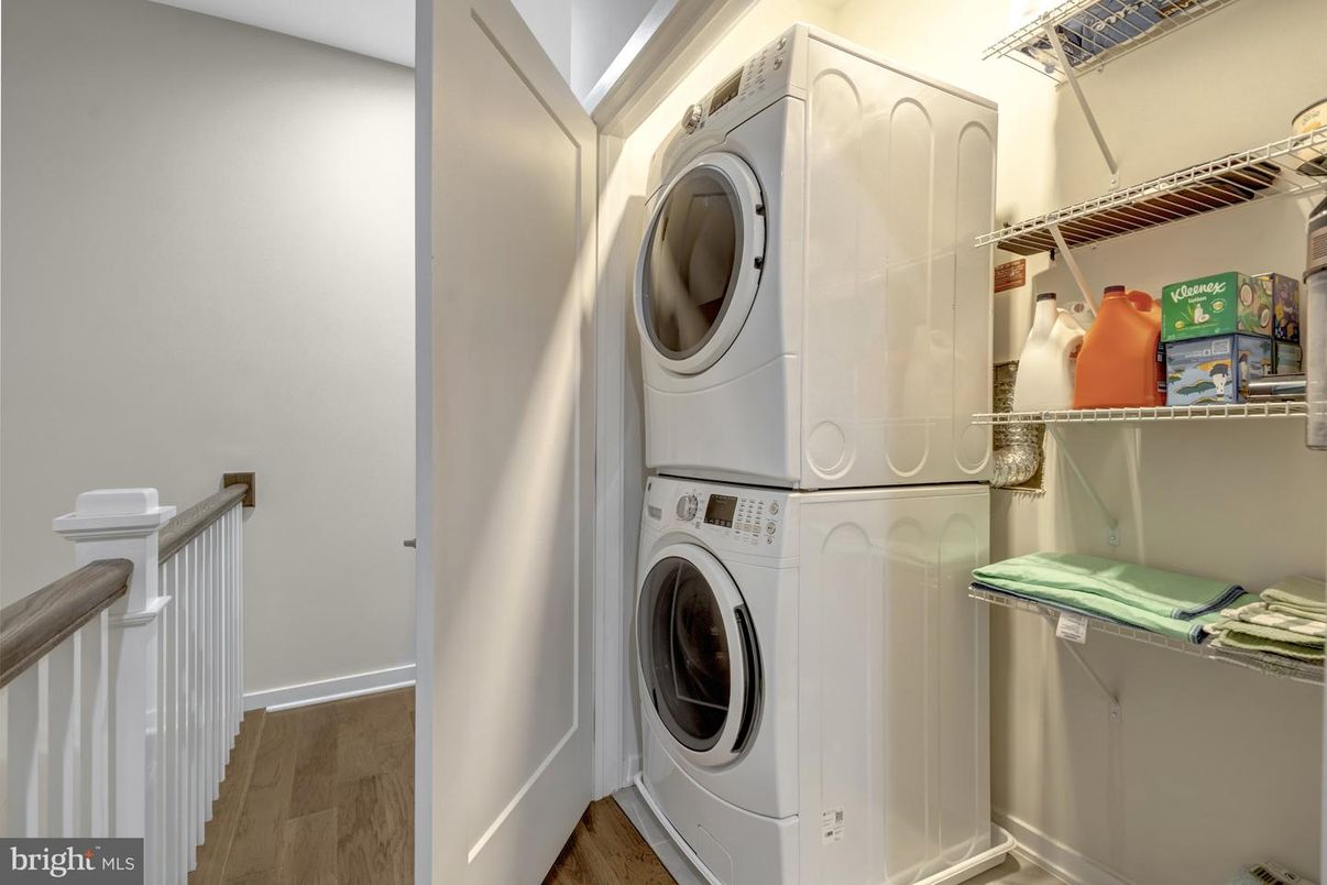 Interior, Utility Closets, Washer, Wood Texture Flooring